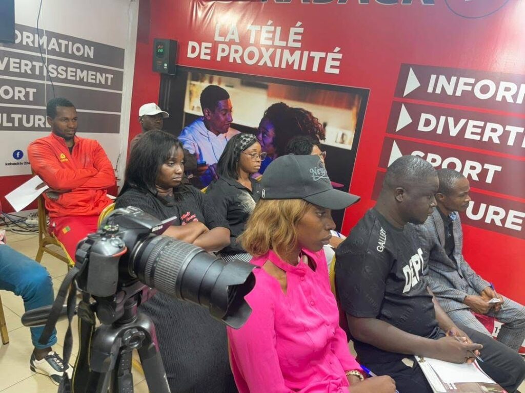 IMG_6059-1024x768 Médias : M. Sanou Kerfalla CISSÉ partage plus de 30 ans d’expérience journalistique avec la rédaction politique de KABACK TV .