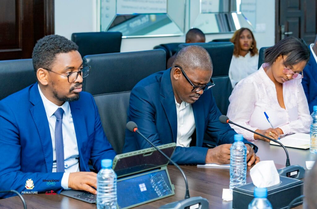 Digitalisation-des-marches-publics-le-Premier-Ministre-preside-la-5ᵉ-session-du-comite-de-pilotage-de-telemo-5-1024x676 DIGITALISATION DES MARCHES PUBLICS : LE PREMIER MINISTRE PRÉSIDE LA 5ᵉ SESSION DU COMITÉ DE PILOTAGE DE TELEMO