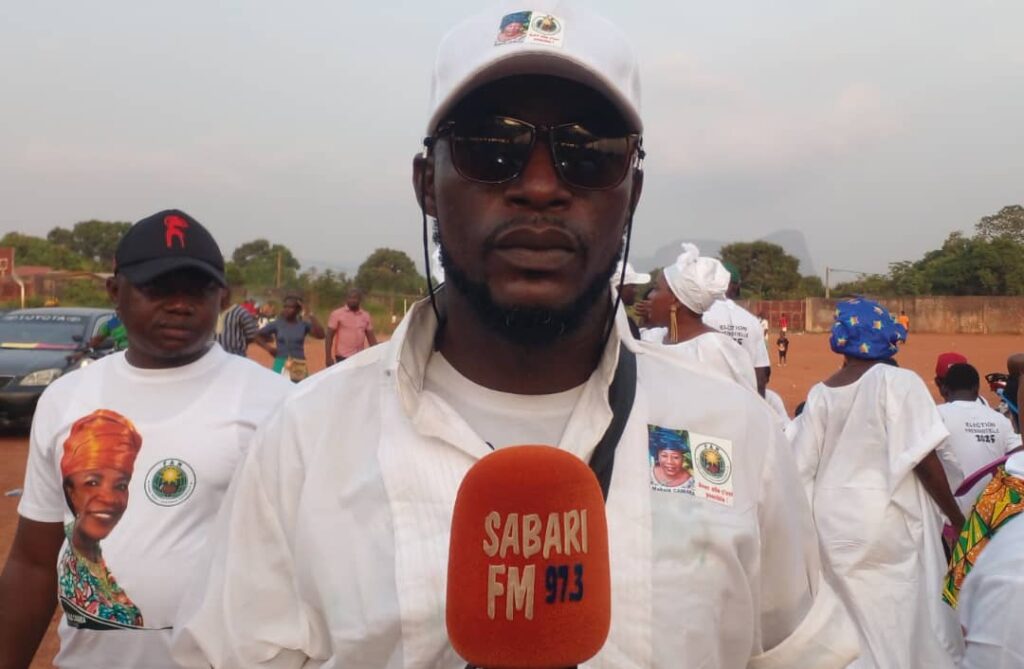 WhatsApp-Image-2025-11-29-at-22.34.16-1024x669 Présidentielle 2025: la candidate Makalé Camara lance son opération de charme à Dubreka