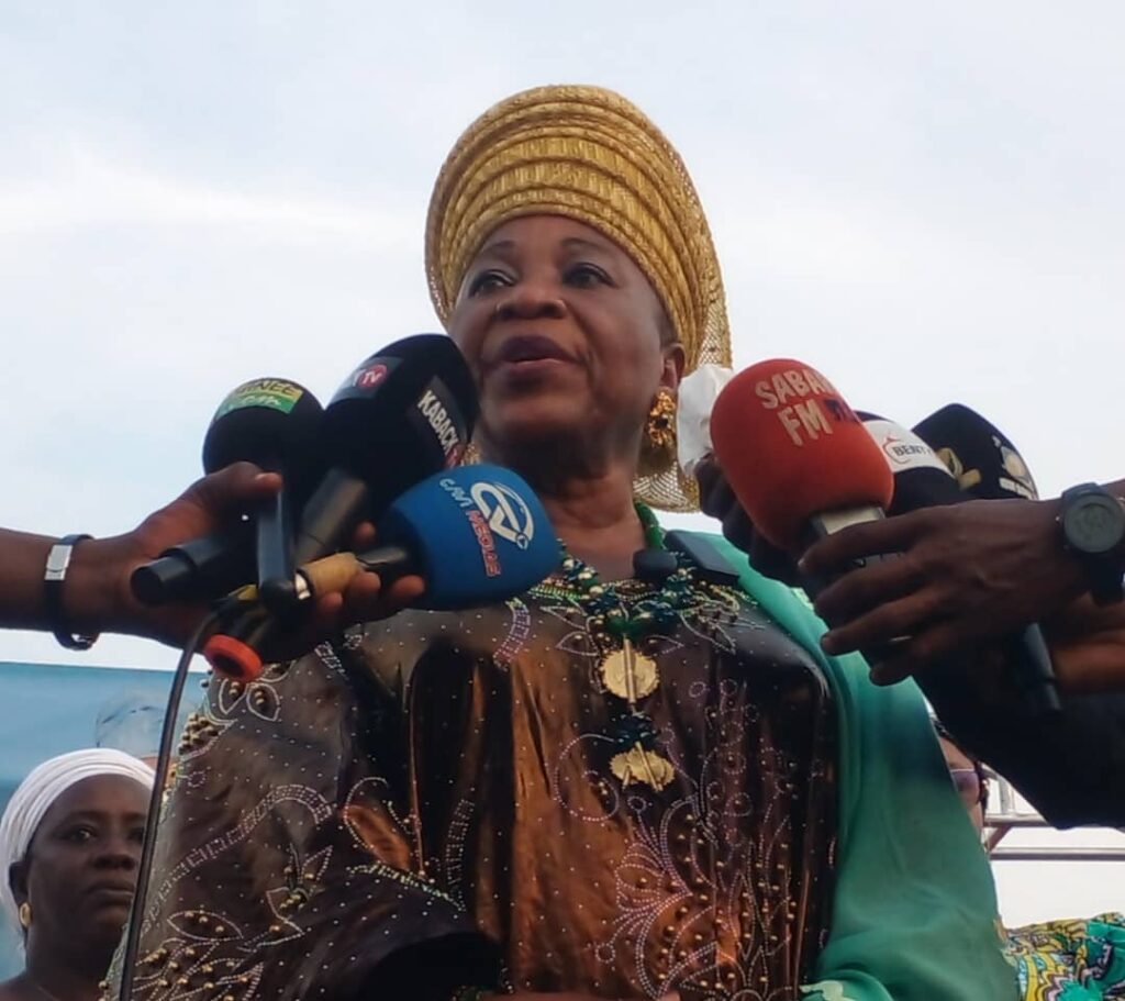 WhatsApp-Image-2025-11-29-at-22.34.30-1-1024x911 Présidentielle 2025: la candidate Makalé Camara lance son opération de charme à Dubreka