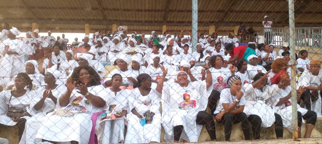 WhatsApp-Image-2025-11-29-at-22.35.19 Présidentielle 2025: la candidate Makalé Camara lance son opération de charme à Dubreka