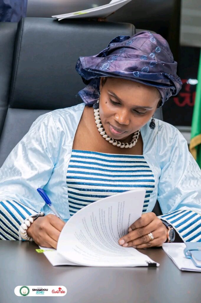 1000631252-681x1024 Amélioration du système sanitaire guinéen: un accord de 142 602 220 USD signé avec les USA.