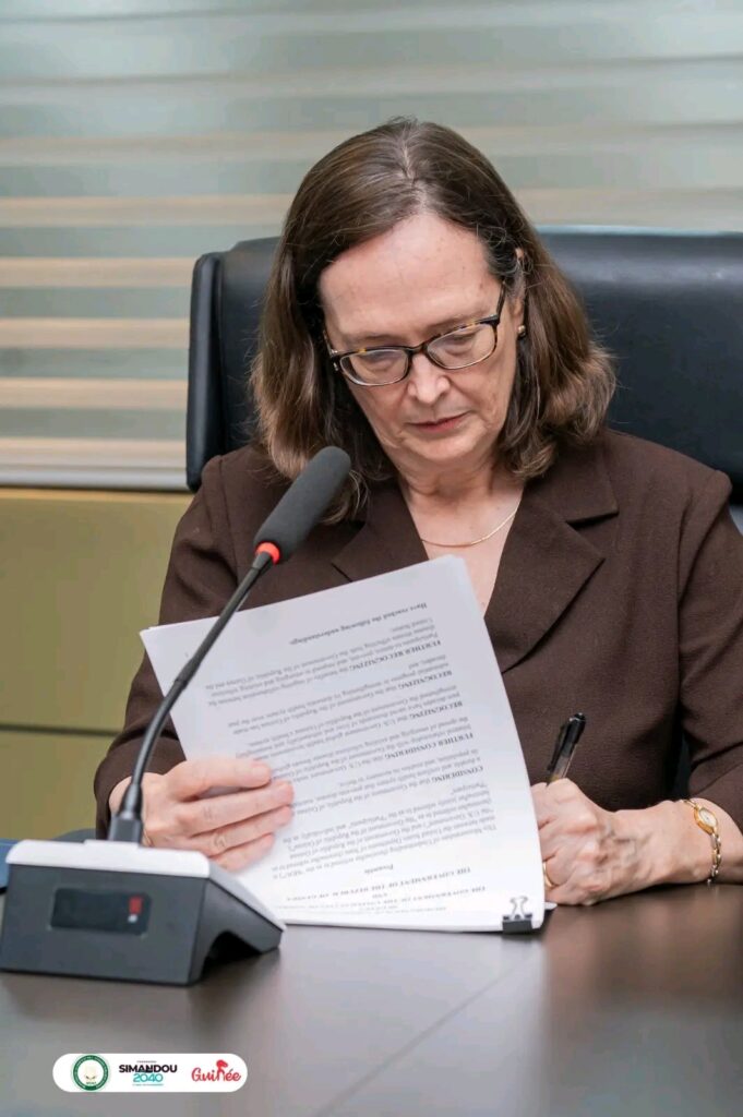 1000631253-681x1024 Amélioration du système sanitaire guinéen: un accord de 142 602 220 USD signé avec les USA.