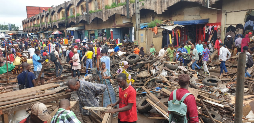 image-8-1024x498 Après le déguerpissement: c'est le chat et la souris dans les marchés de Conakry. ( Par Fadama Condé)