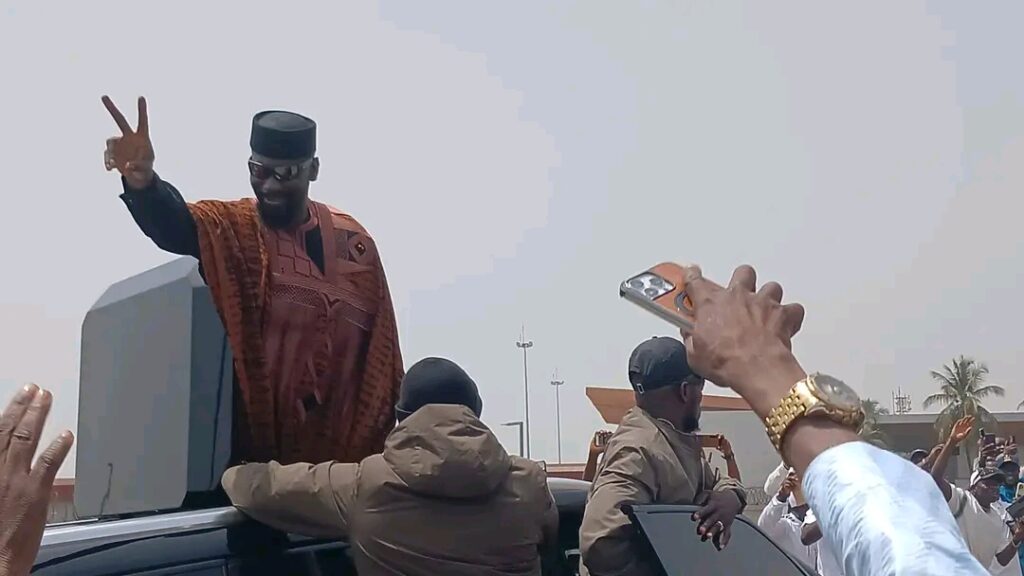 1000644773-1024x576 Guinée: le Président Doumbouya signe son retour.