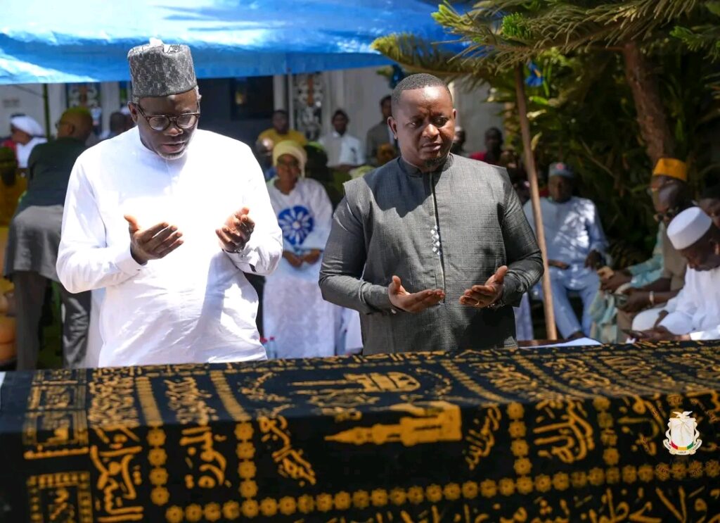 1000677712-1-1024x743 Obsèques du journaliste Abdoulaye SANKARA " Abou Maco": la presse guinéenne salue la mémoire d’un journaliste émérite.