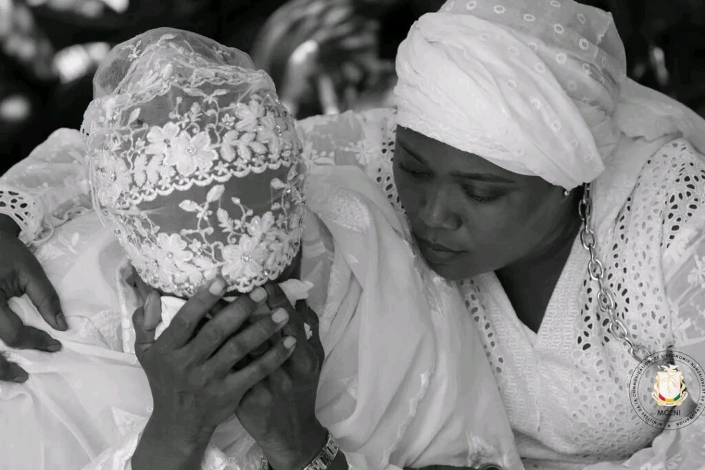 1000677713-1024x683 Obsèques du journaliste Abdoulaye SANKARA " Abou Maco": la presse guinéenne salue la mémoire d’un journaliste émérite.