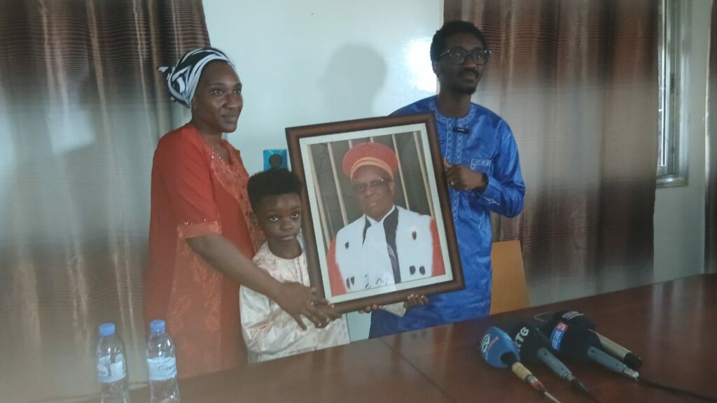 1000692330-1024x576 Distinction à titre posthume : la famille de feu Fodé Kanté exprime sa gratitude au GL Mamadi Doumbouya.