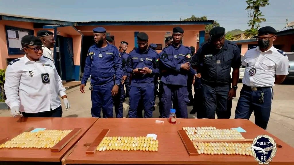 WhatsApp-Image-2026-03-04-at-14.31.25-2-1 LUTTE CONTRE LE TRAFIC DE DROGUE : 346 BOULES DE COCAÏNE SAISIES PAR L'OCAD
