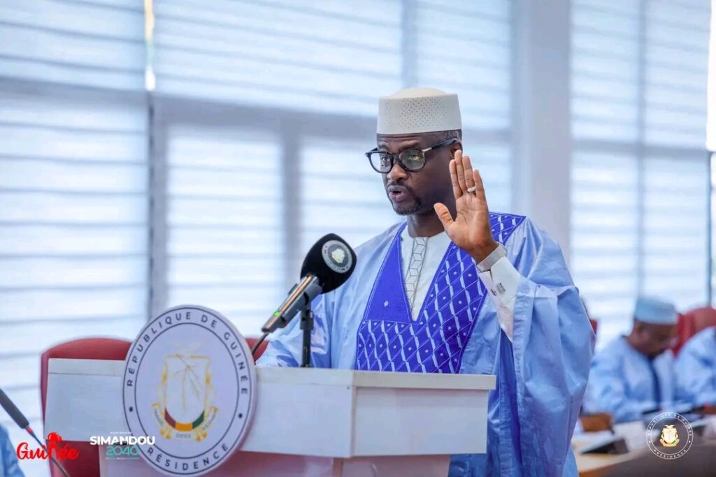 1000700571-1024x683 Présidence de la République : les membres du gouvernement jurent fidélité au Chef de l’État (images)