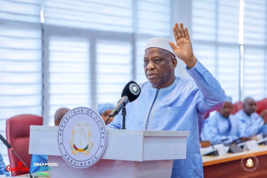 1000700573-1024x683 Présidence de la République : les membres du gouvernement jurent fidélité au Chef de l’État (images)