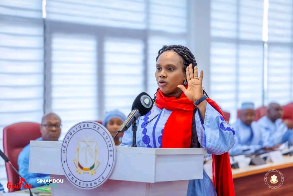 1000700574-1024x683 Présidence de la République : les membres du gouvernement jurent fidélité au Chef de l’État (images)