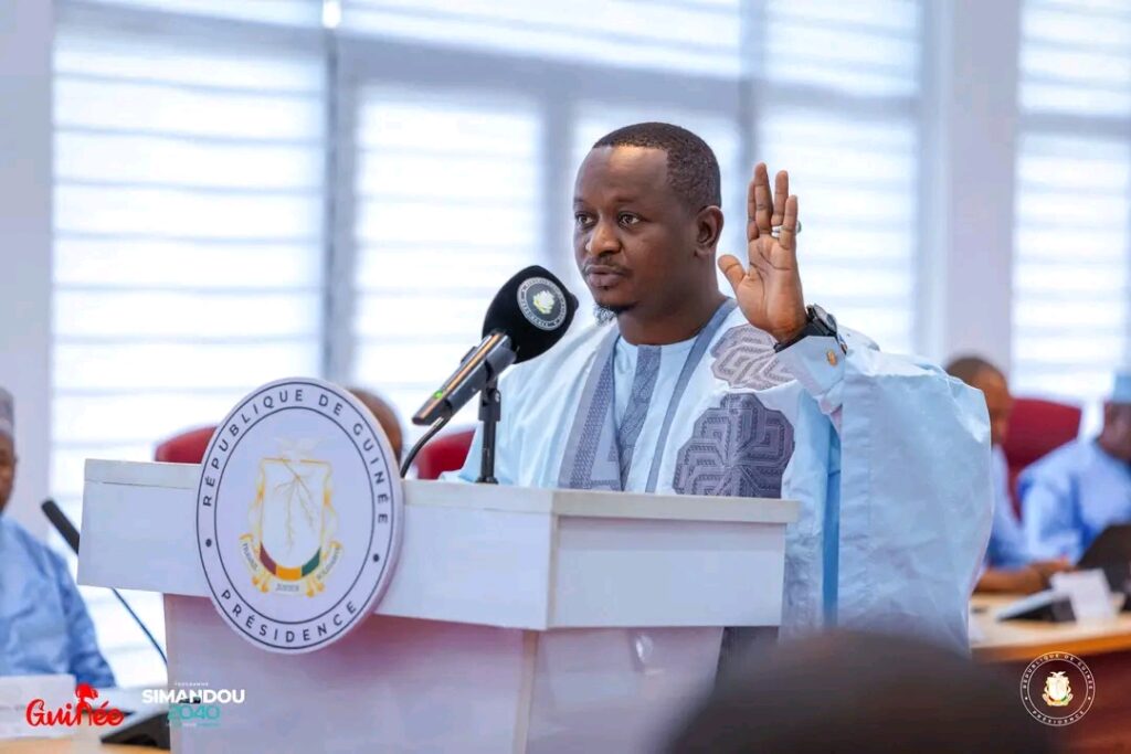 1000700580-1024x683 Présidence de la République : les membres du gouvernement jurent fidélité au Chef de l’État (images)