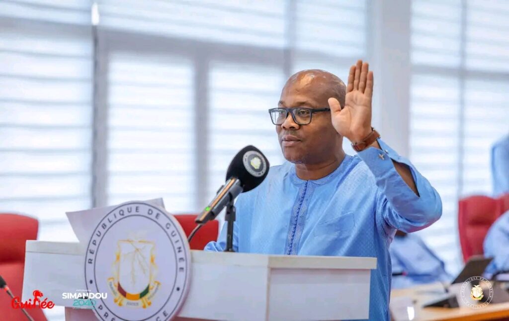 1000700583-1024x646 Présidence de la République : les membres du gouvernement jurent fidélité au Chef de l’État (images)