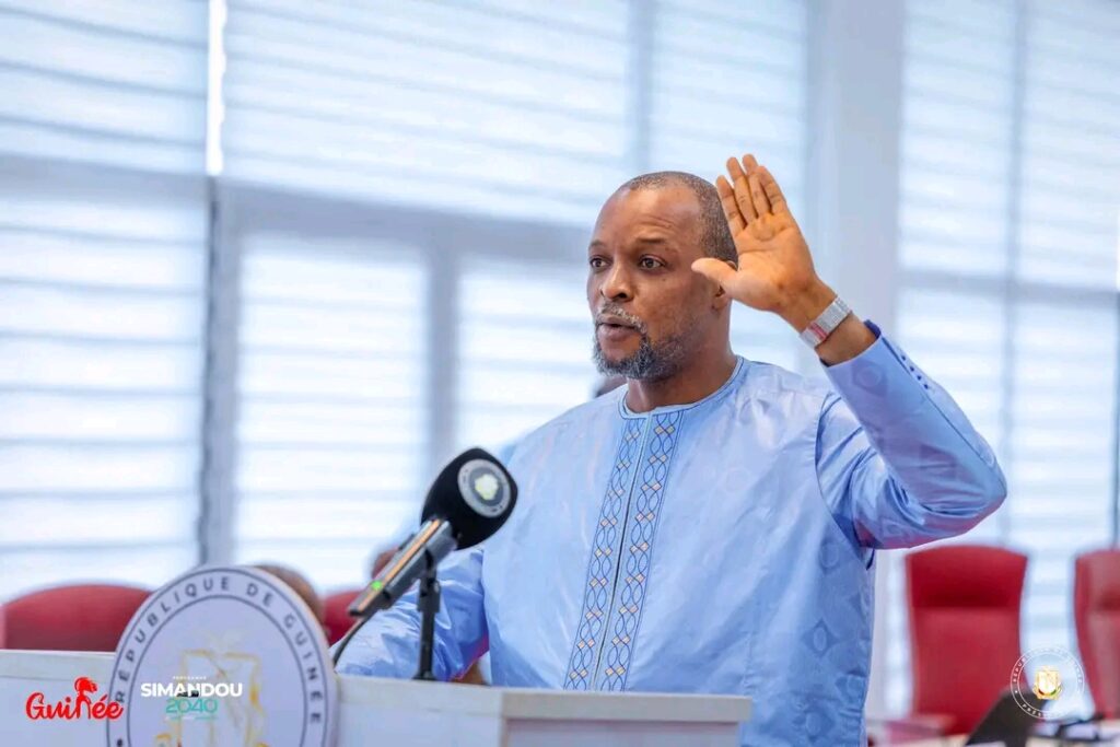 1000700586-1024x683 Présidence de la République : les membres du gouvernement jurent fidélité au Chef de l’État (images)