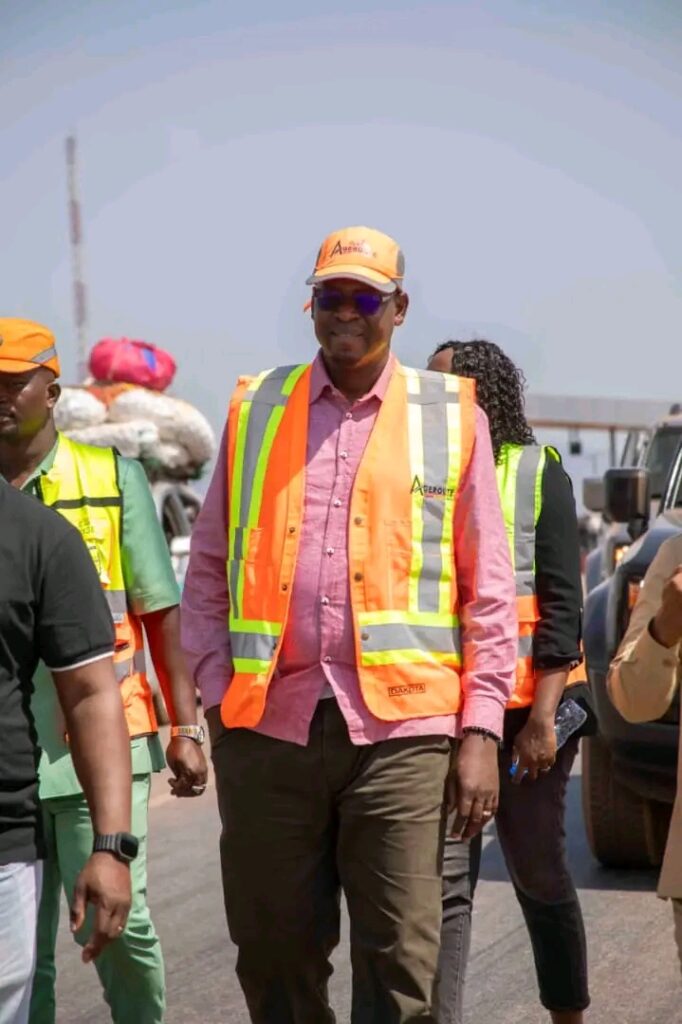 1000701676-682x1024 VISITE DE CHANTIER : ACCÉLÉRATION DES TRAVAUX SUR L’AXE SOUMBA–TANÉNÉ