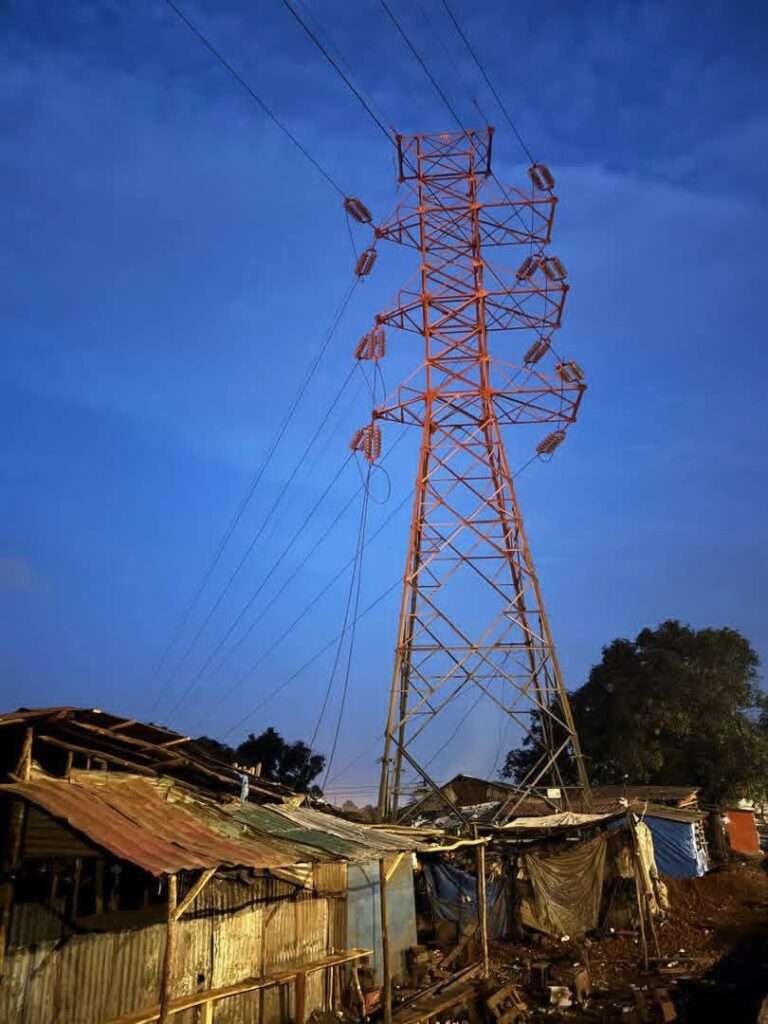1000820314-768x1024 Electricité de Guinée: une ligne de transport haute tension est tombée à Yembeya (communique)