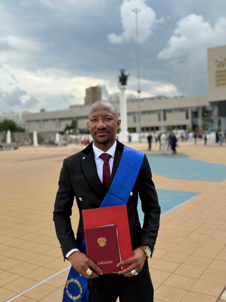 WhatsApp-Image-2026-07-25-at-17.03.59-768x1024 Russie: Dr ABDOURAHAMANE CONDÉ honore la Guinée à l'Université de l’Amitié des Peuples "Patrice Lumumba", Fédération de Russie.