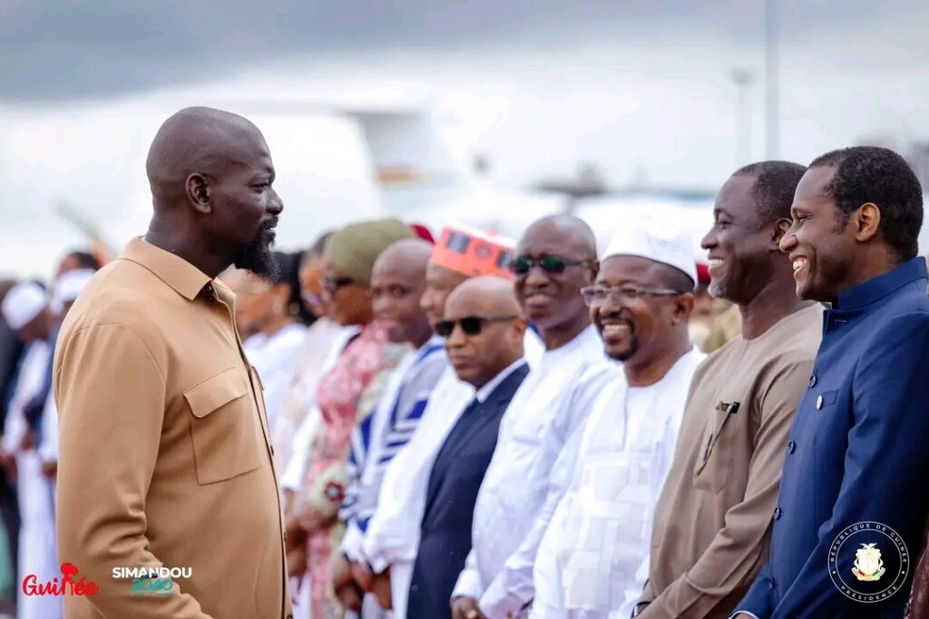 1000980859-1024x683 Présidence : Mamadi Doumbouya revient au bercail