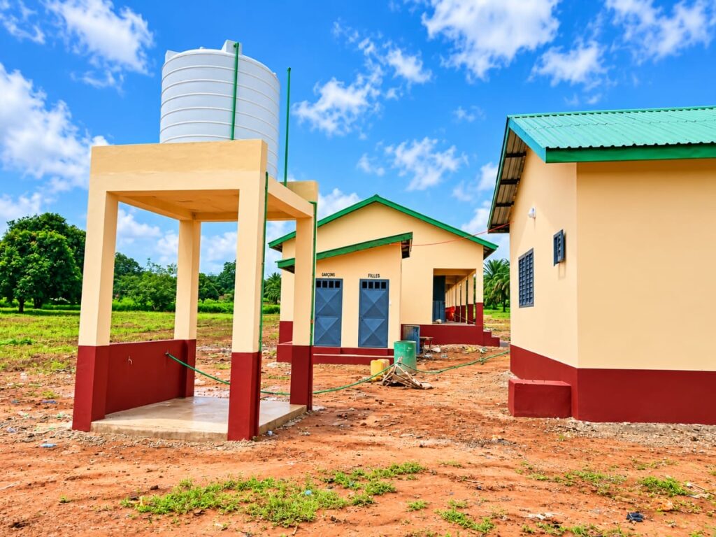 1001076327-1024x768 Education: AGL en Guinée investit dans l’avenir avec la construction et l’équipement de deux écoles primaires à Boké et à Siguiri